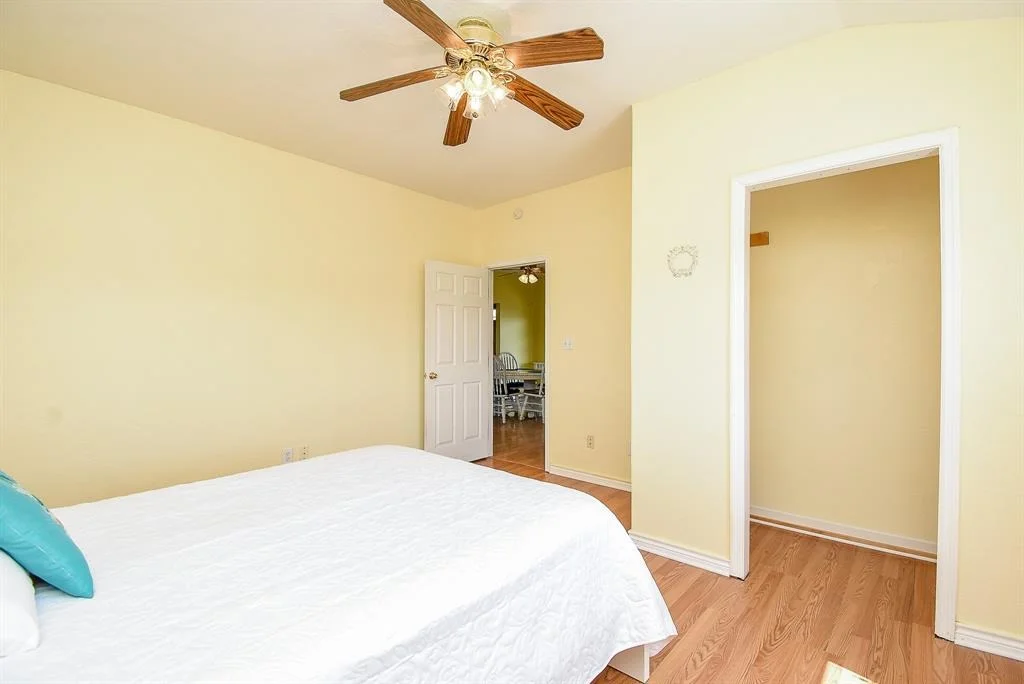 Photo of 1039 Bayview Drive