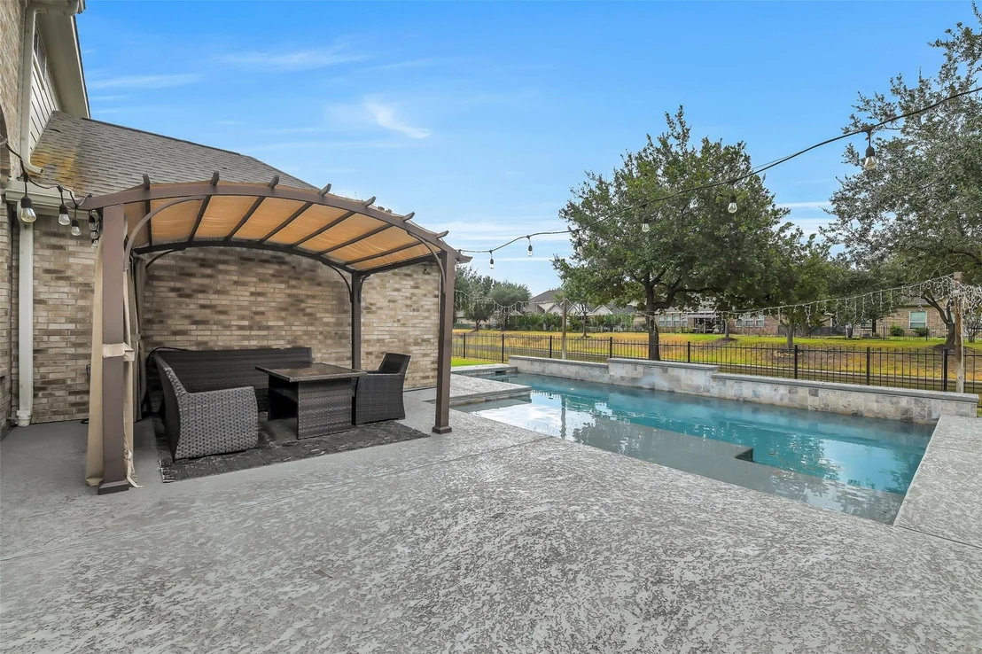 Photo of 30214 Vinebriar Drive