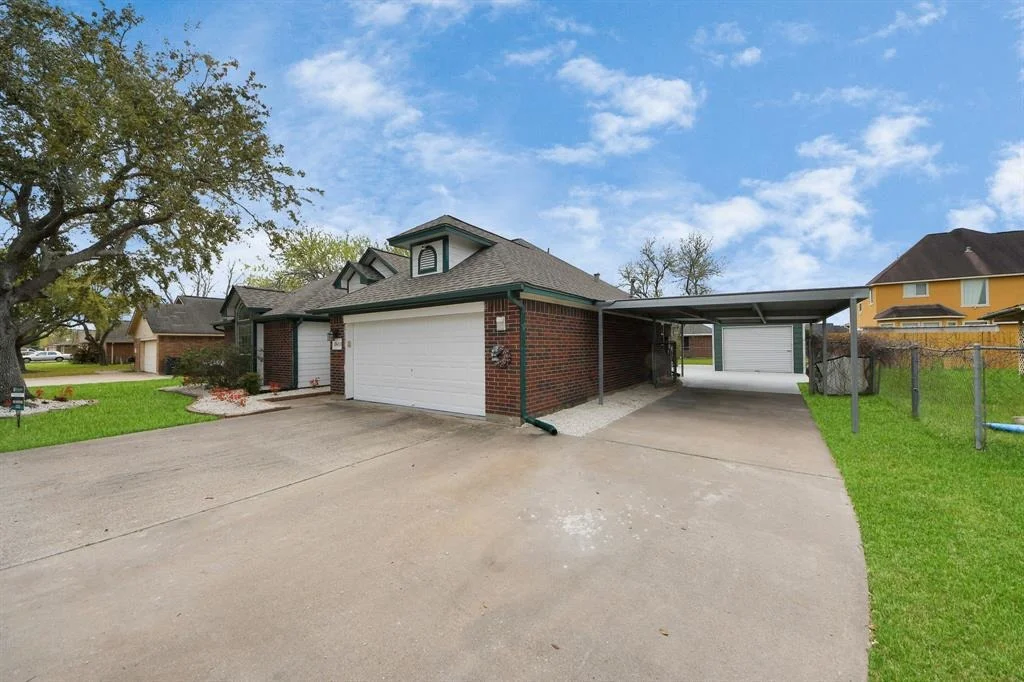 Photo of 2410 Lily Lane