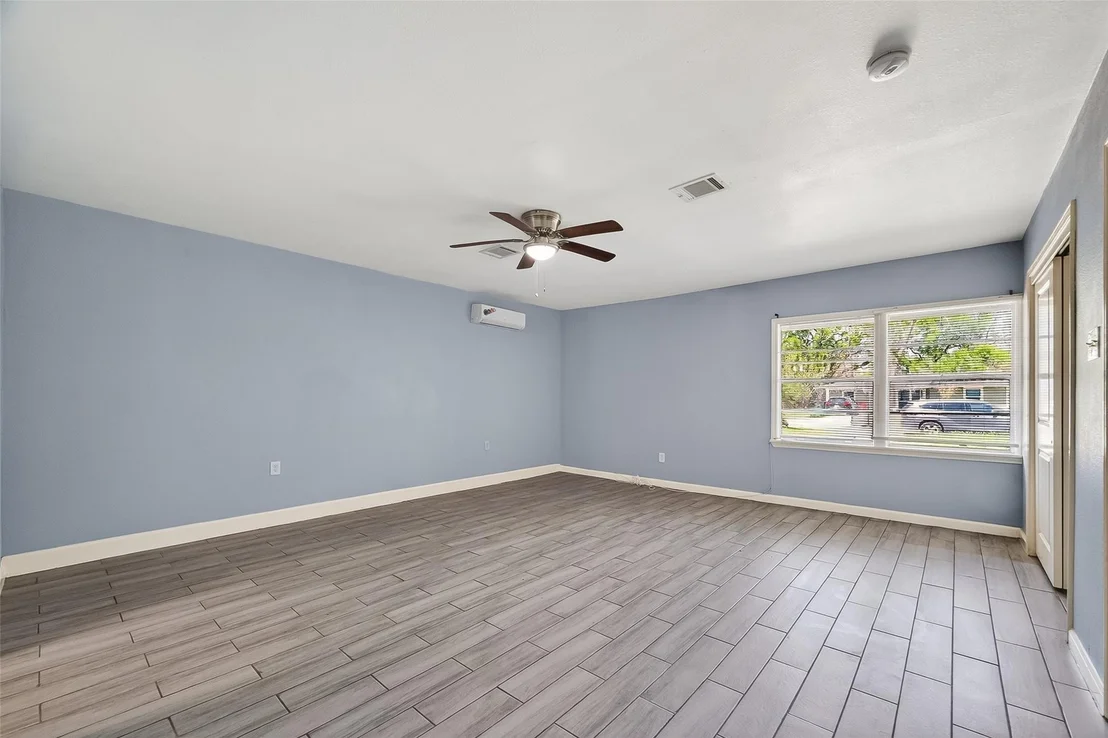 Photo of 6022 Lyndhurst Drive