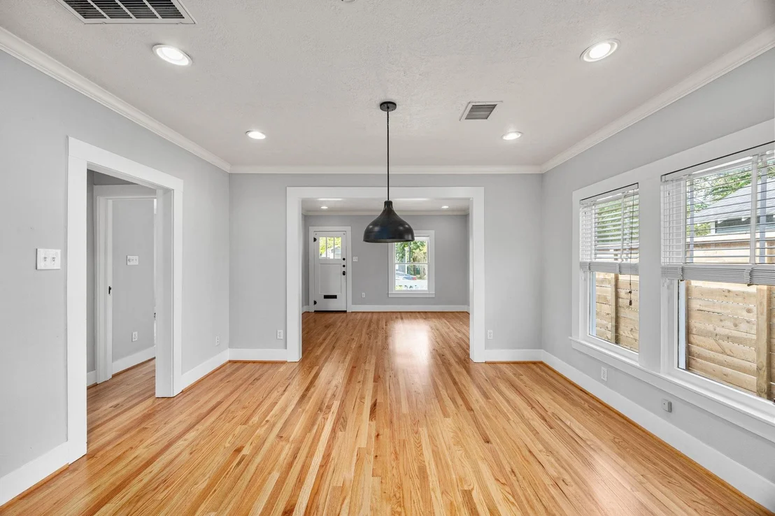 Photo of 1131 Walling Street