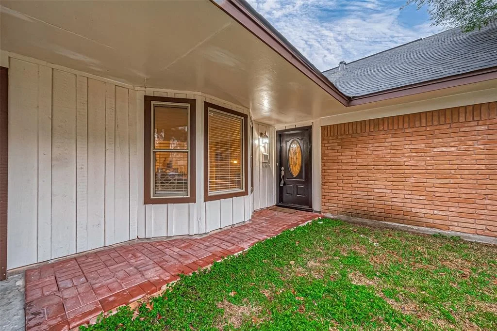 Photo of 9538 Meadowcroft Drive