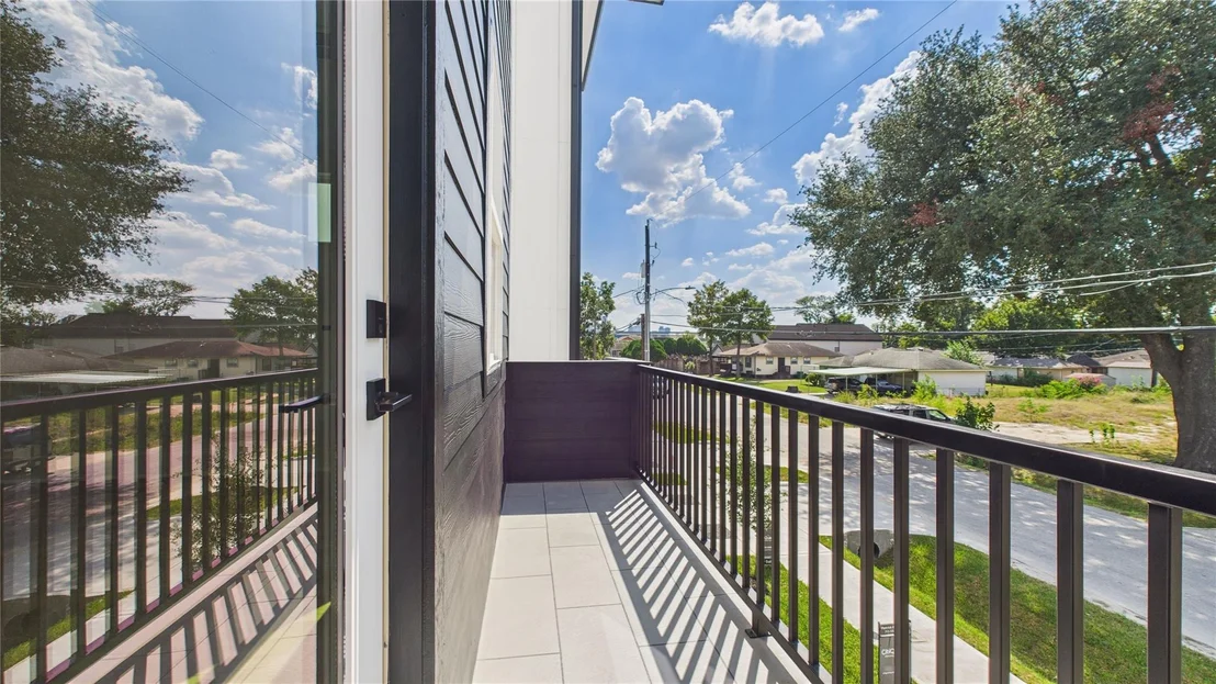 Photo of 4504 Robertson