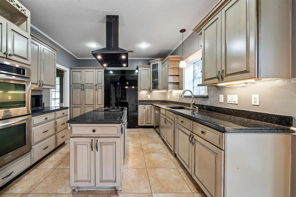 Photo of 942 Montview Drive