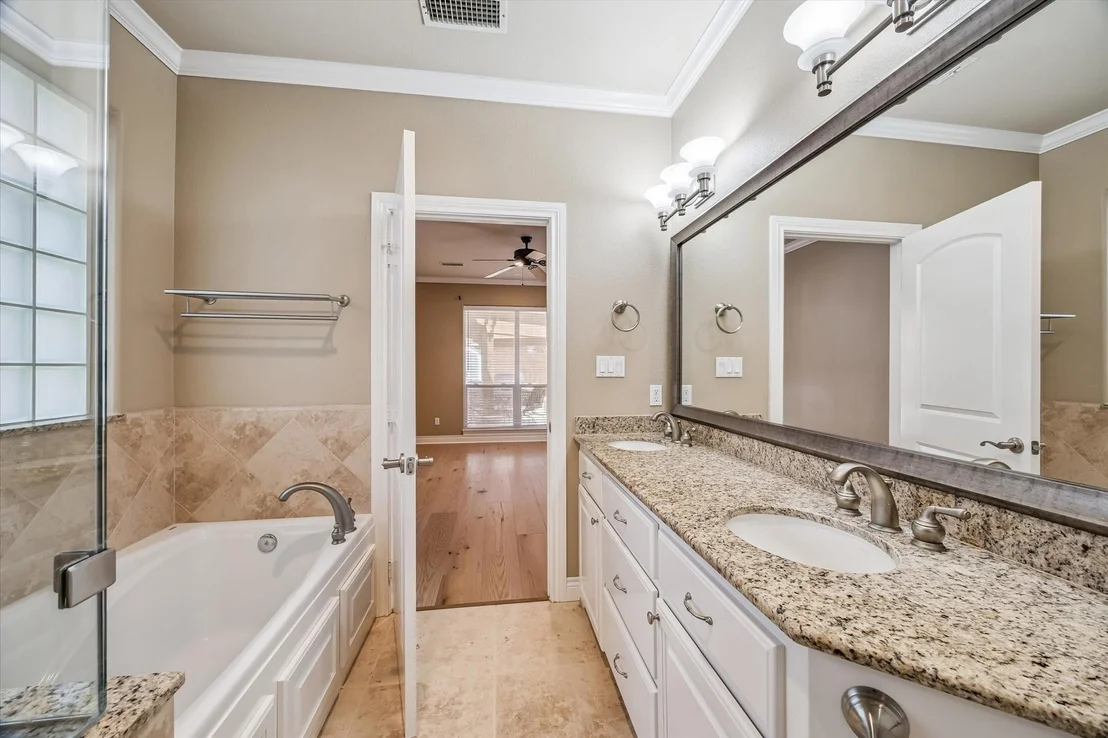 Photo of 17412 Waterview Drive