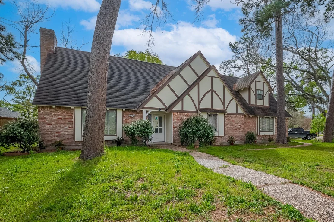 Photo of 811 Loire Lane