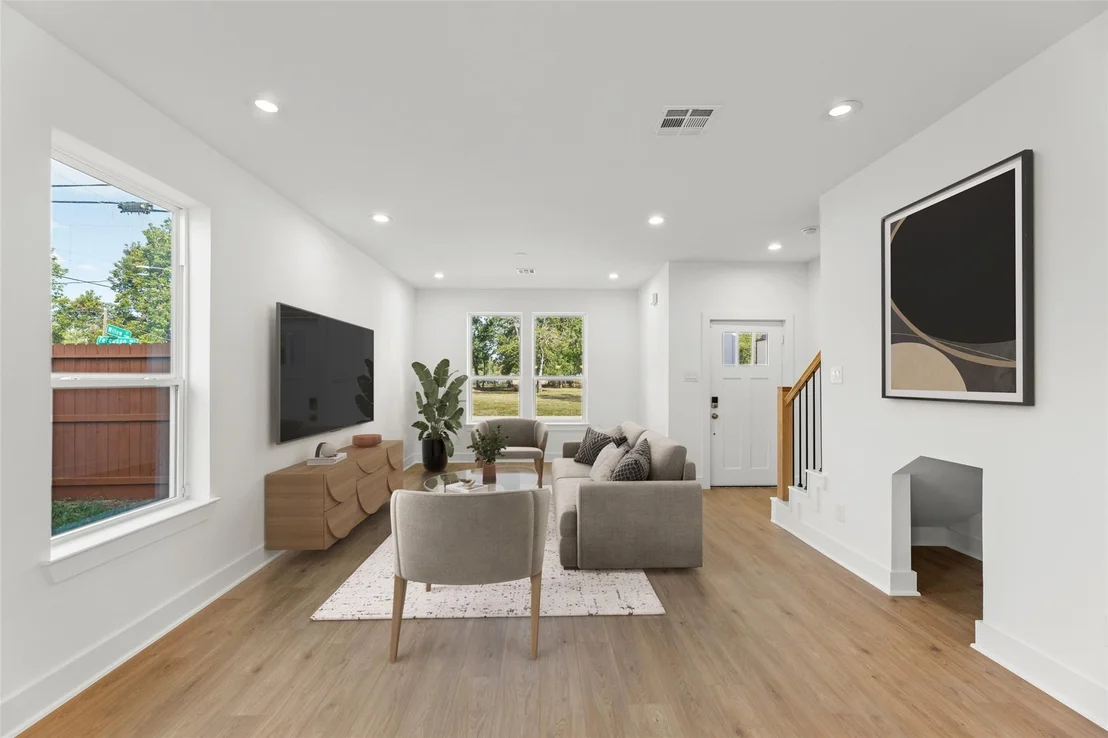 Photo of 1479 Ferguson Way