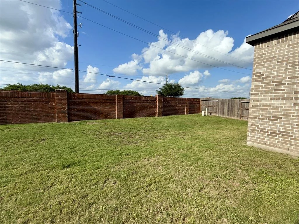 Photo of 23422 Wilkinson Trail