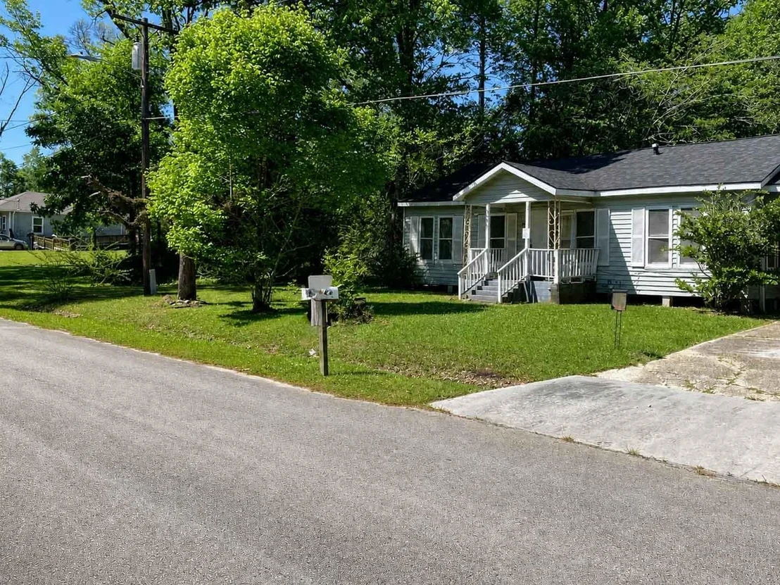 Photo of 1303 Hopkins Drive