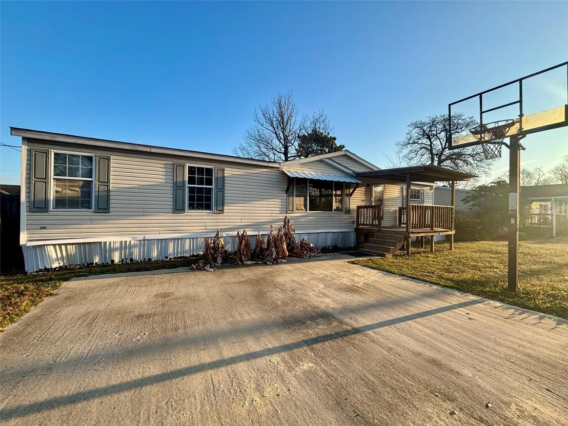 Photo of 9646 Live Oak Trail