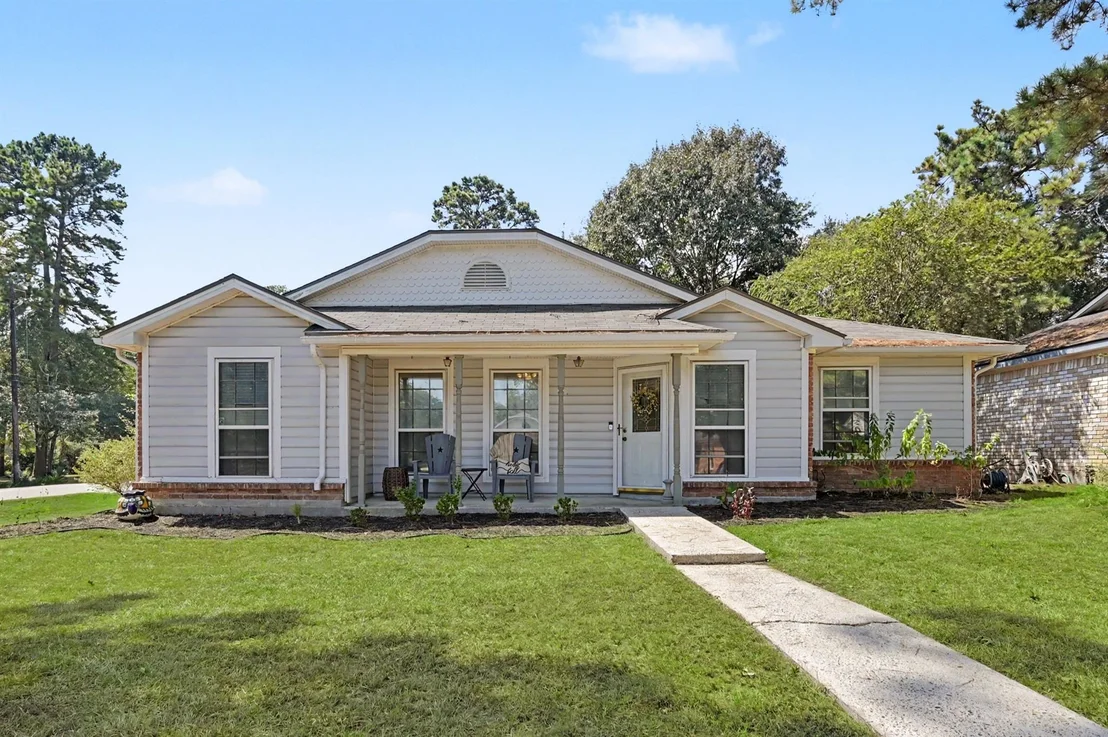 Photo of 25103 Thrushwood Lane