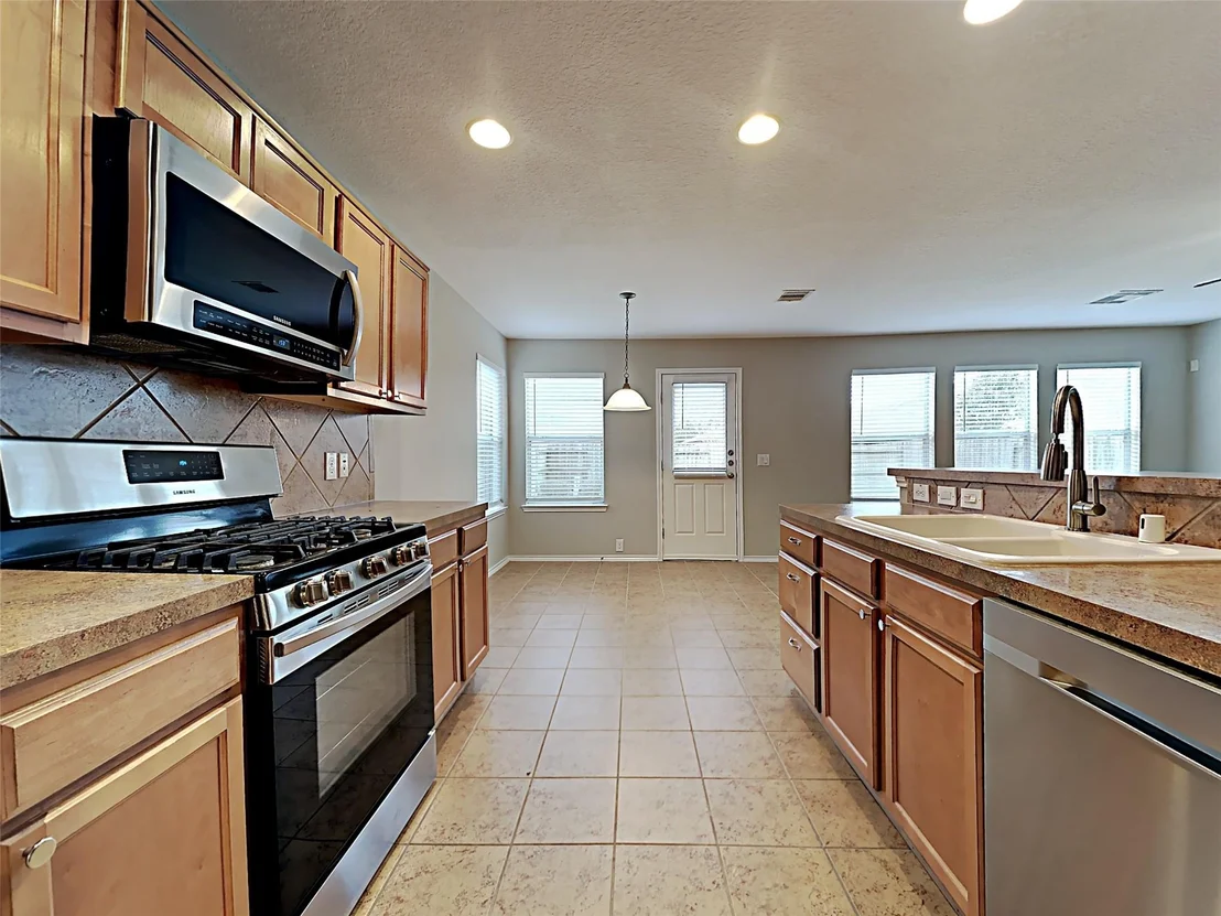Photo of 1002 Honeysuckle Vine Drive