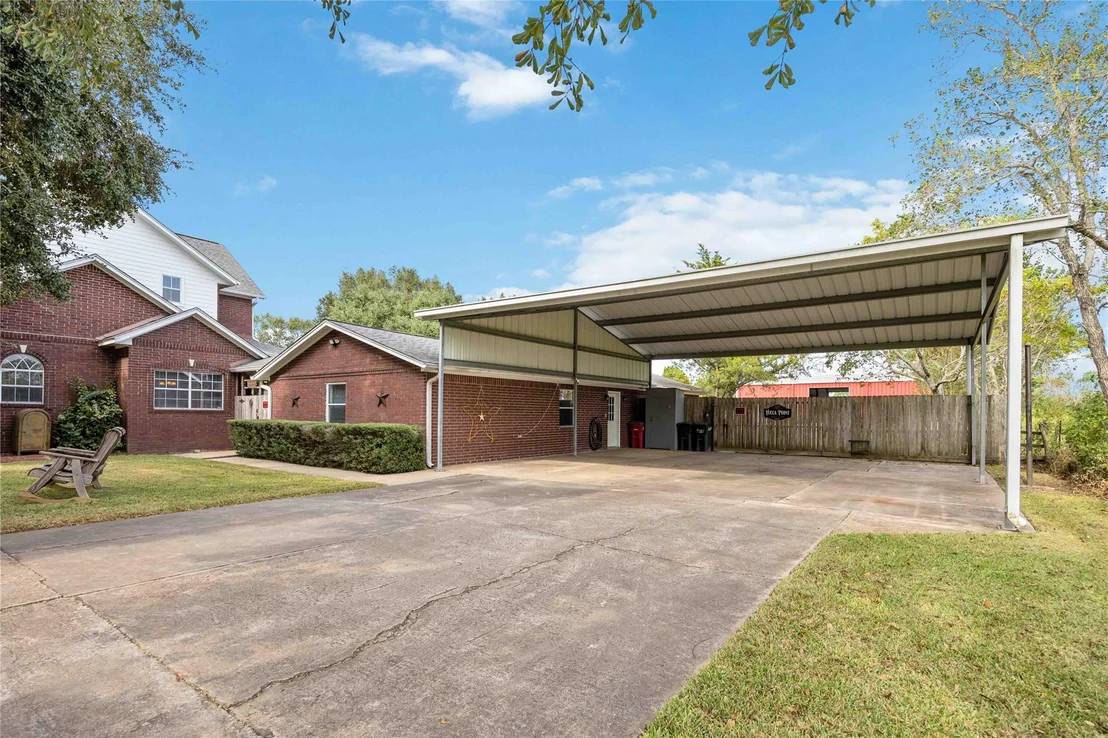 Photo of 1290 County Road 145
