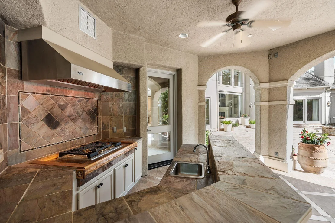 Photo of 835 Echo Lane