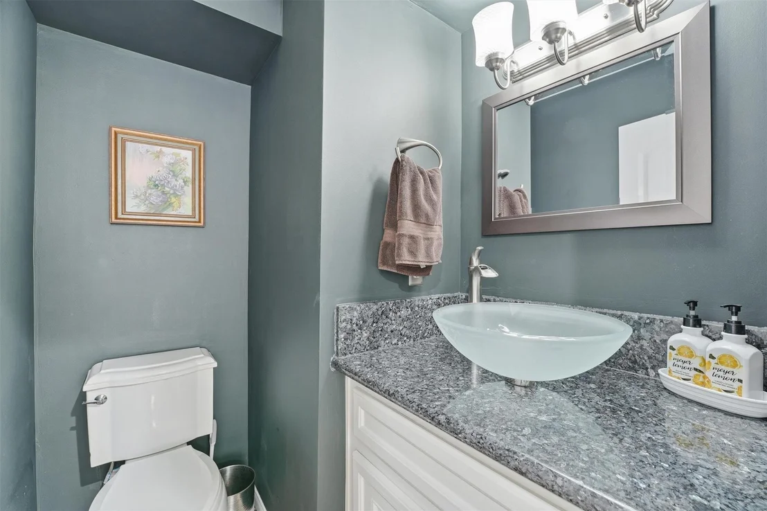 Photo of 615 Brenwick Court