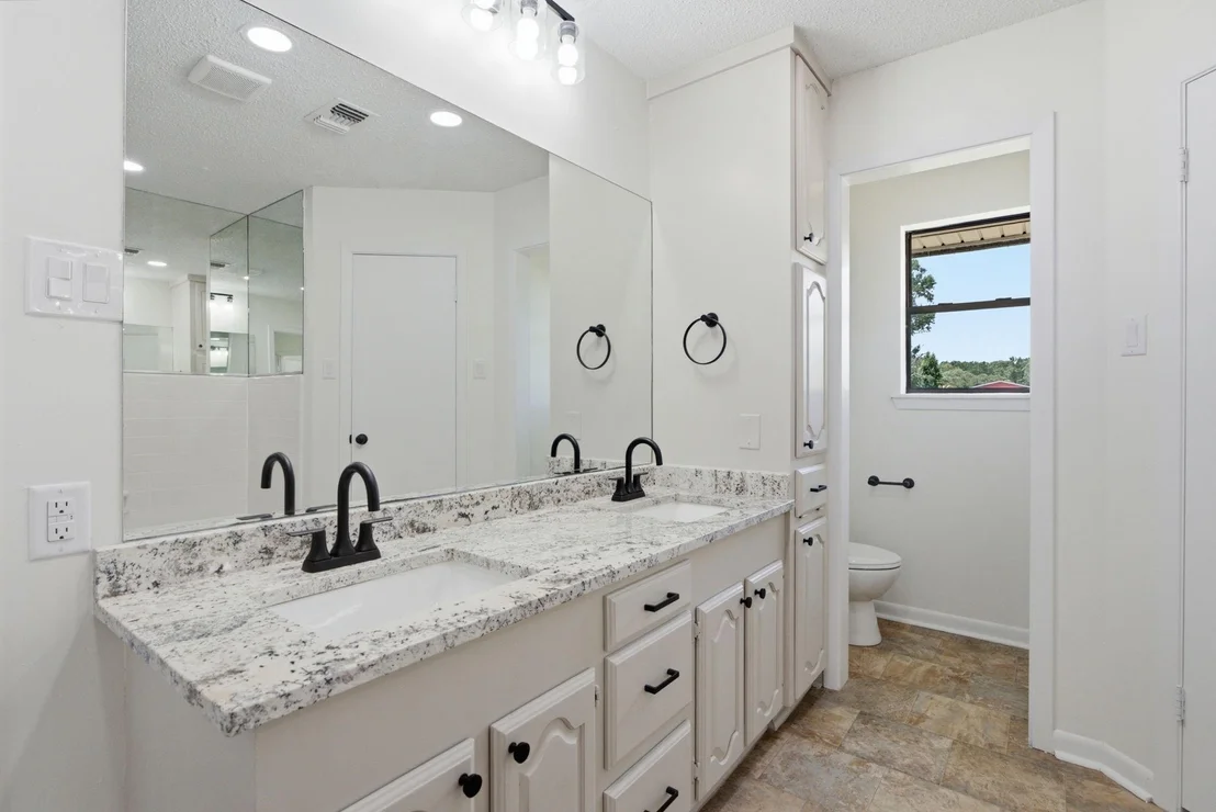 Photo of 931 Private Road 5140