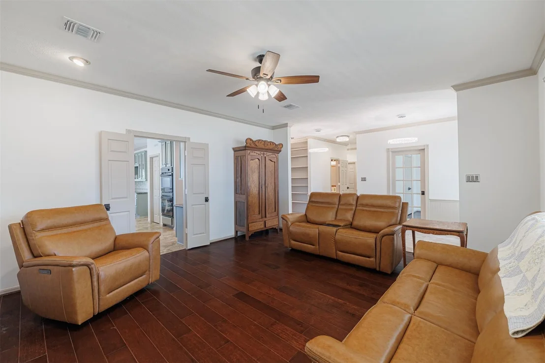 Photo of 1520 Lakefield Drive