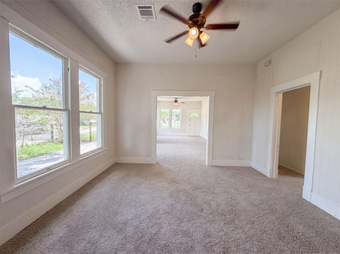 Photo of 714 Bolling Lane