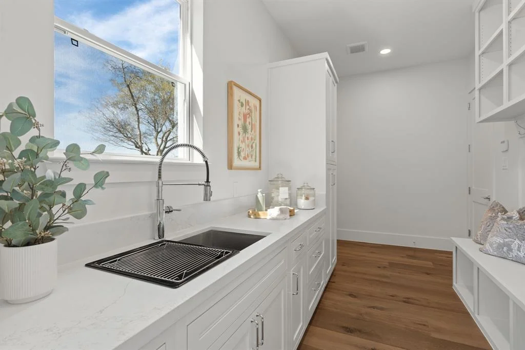 Photo of 11585 Grandview Drive