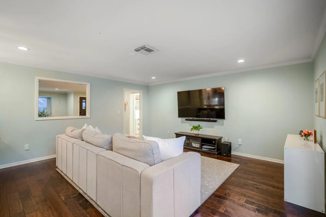 Photo of 4717 Benning Drive