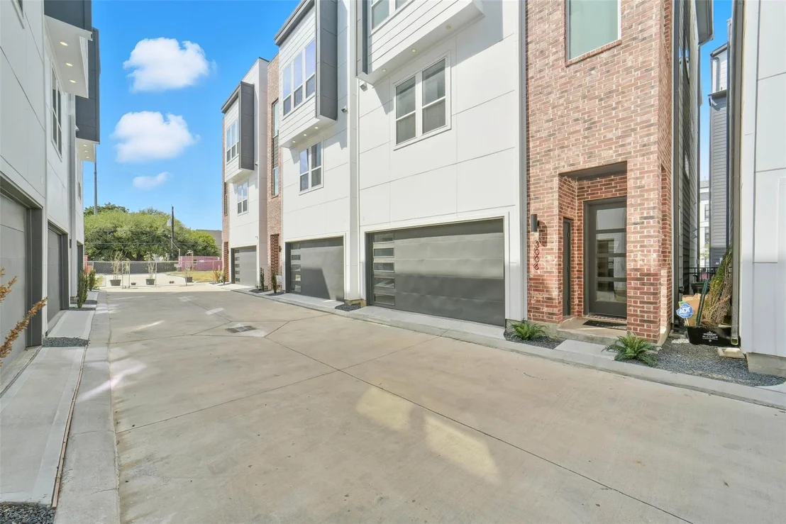 Photo of 3006 Lamar Street