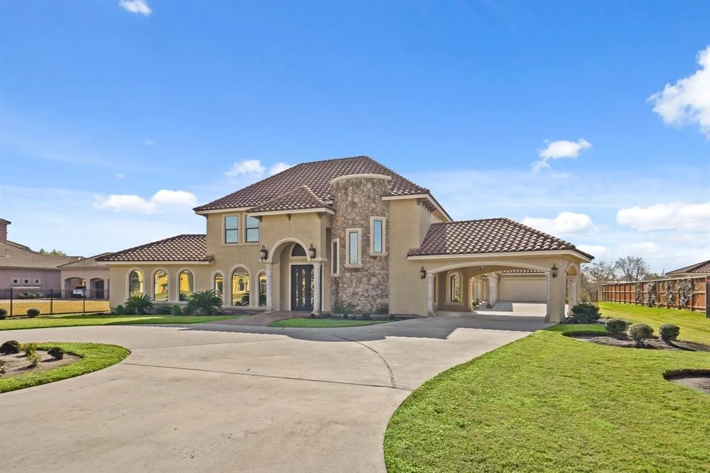 Photo of 16110 Rodale Drive