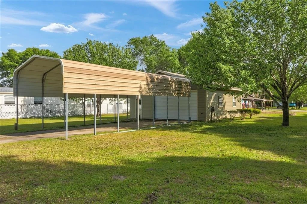 Photo of 219 Watie Road