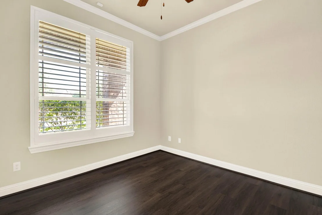 Photo of 9039 Charncross Lane