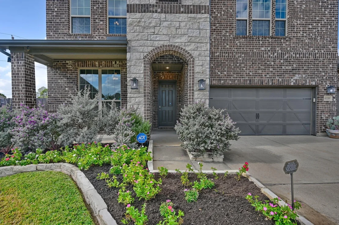Photo of 6339 Cantigny Lake Drive