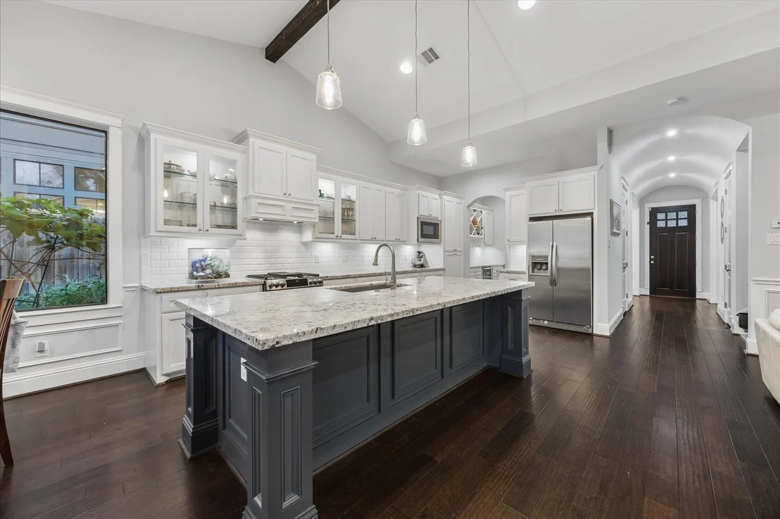 Photo of 1418 Chamboard Lane