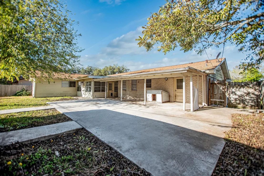 Photo of 1106 Brookhollow Drive