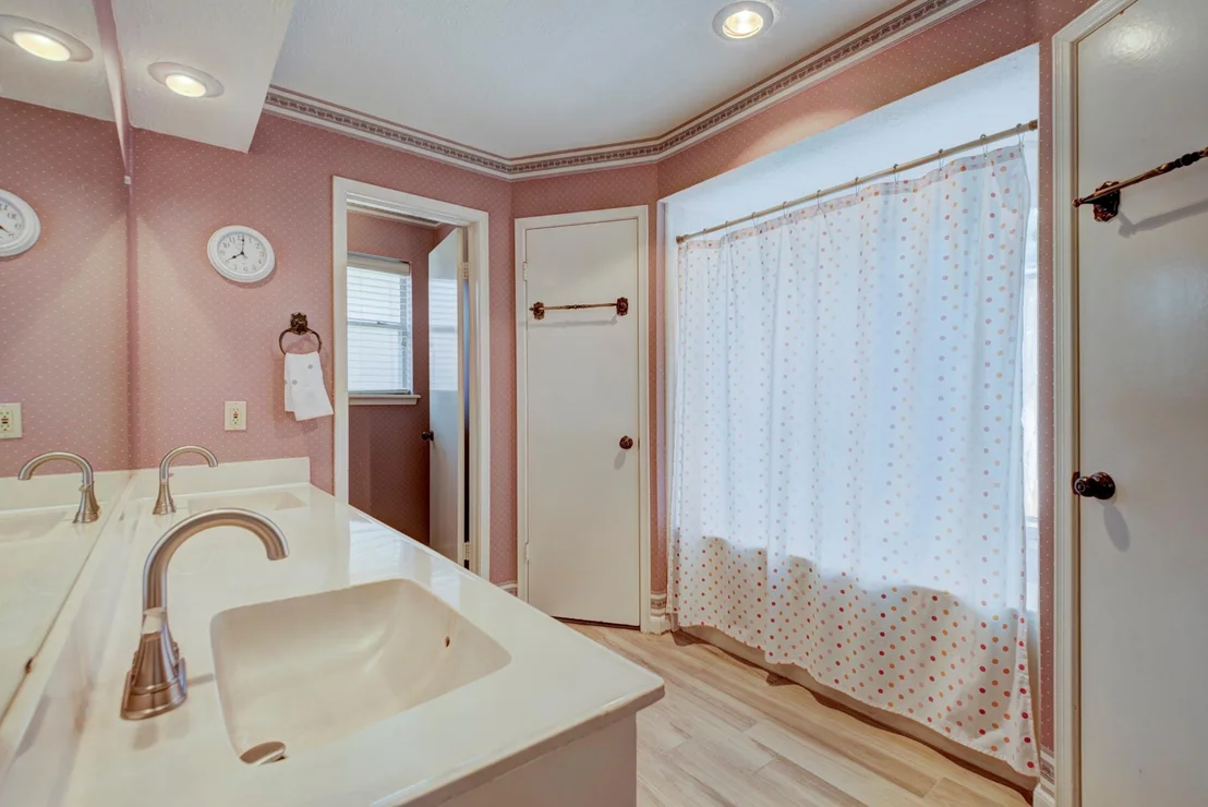 Photo of 17707 Woodlode Lane