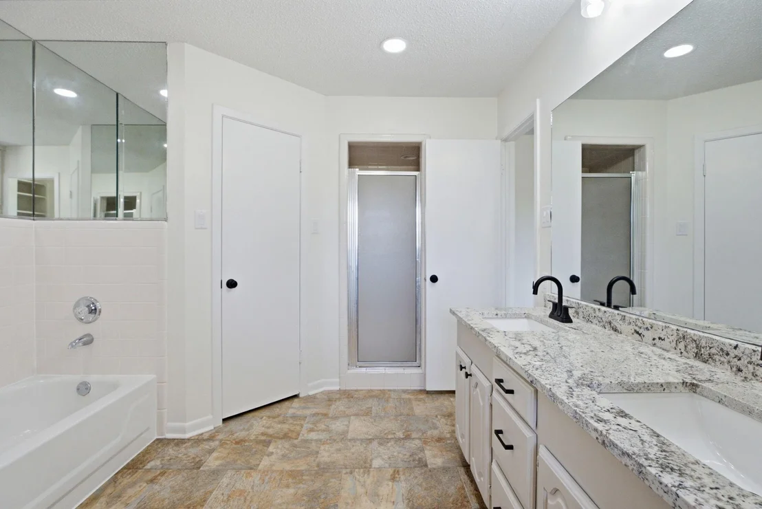 Photo of 931 Private Road 5140