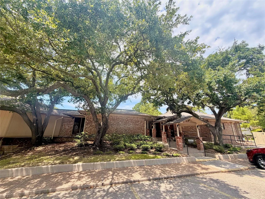 Photo of 13934 Dolphin Drive