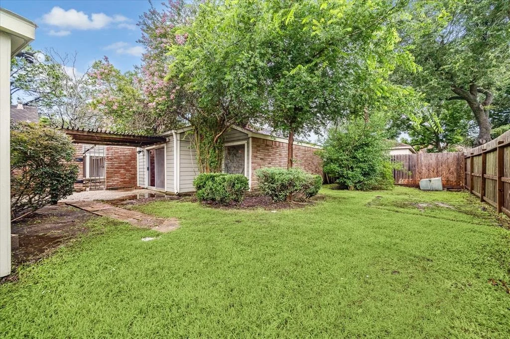 Photo of 7619 Bankside Drive