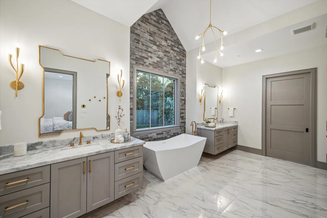 Photo of 526 Stoneleigh Drive