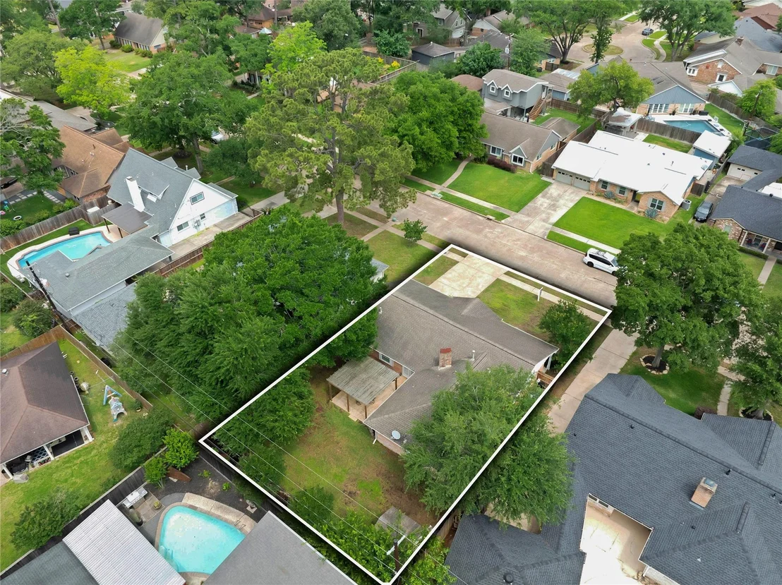 Photo of 995 Curtin Street