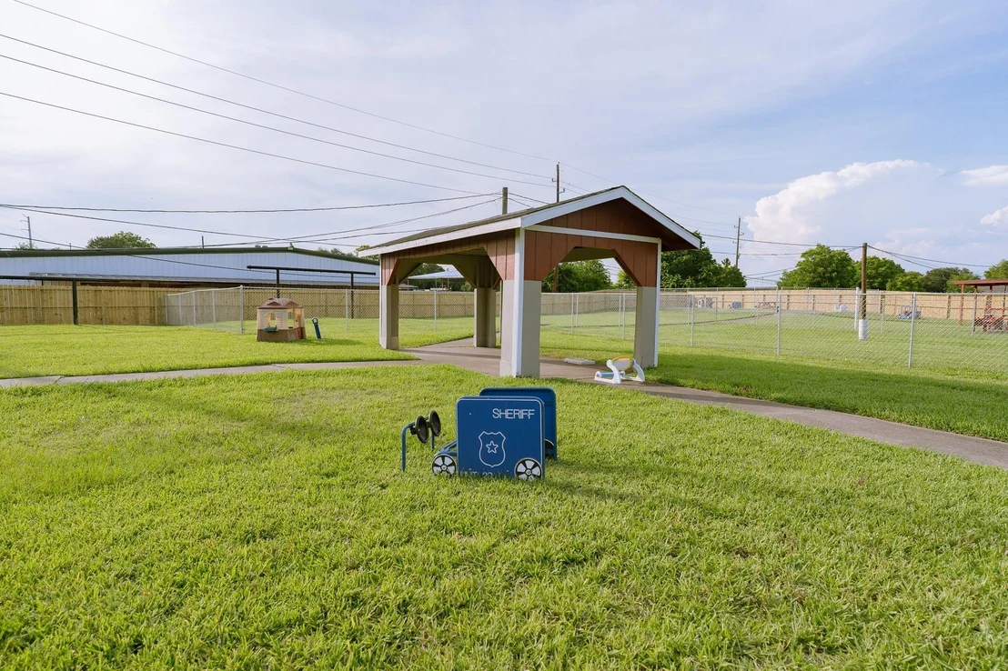 Photo of 5111 Power Line Road