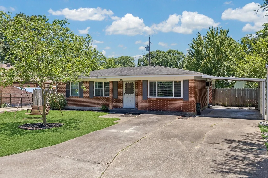 Photo of 233 W Obion Road
