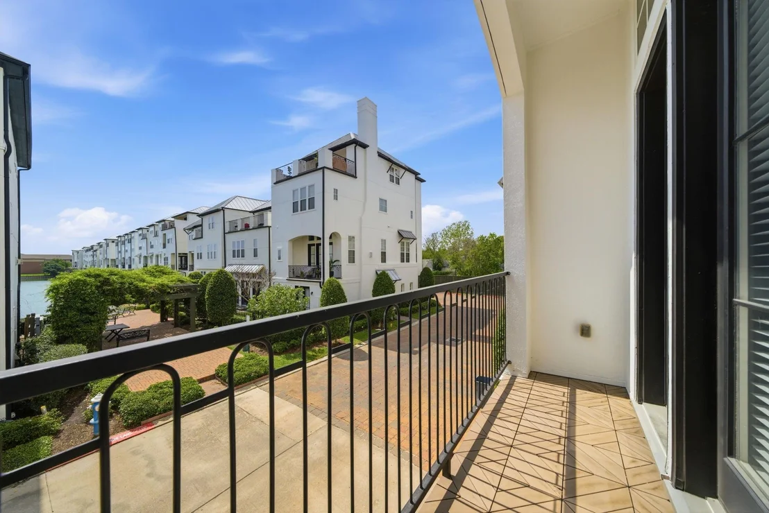 Photo of 8926 Lakeshore Bend Drive