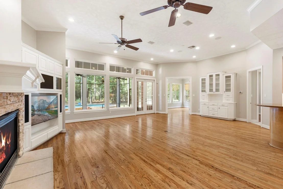 Photo of 10857 Lake Forest Drive