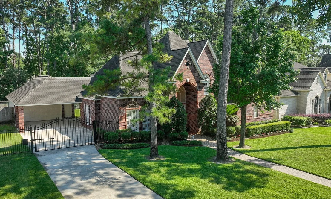 Photo of 6907 Cutten Parkway