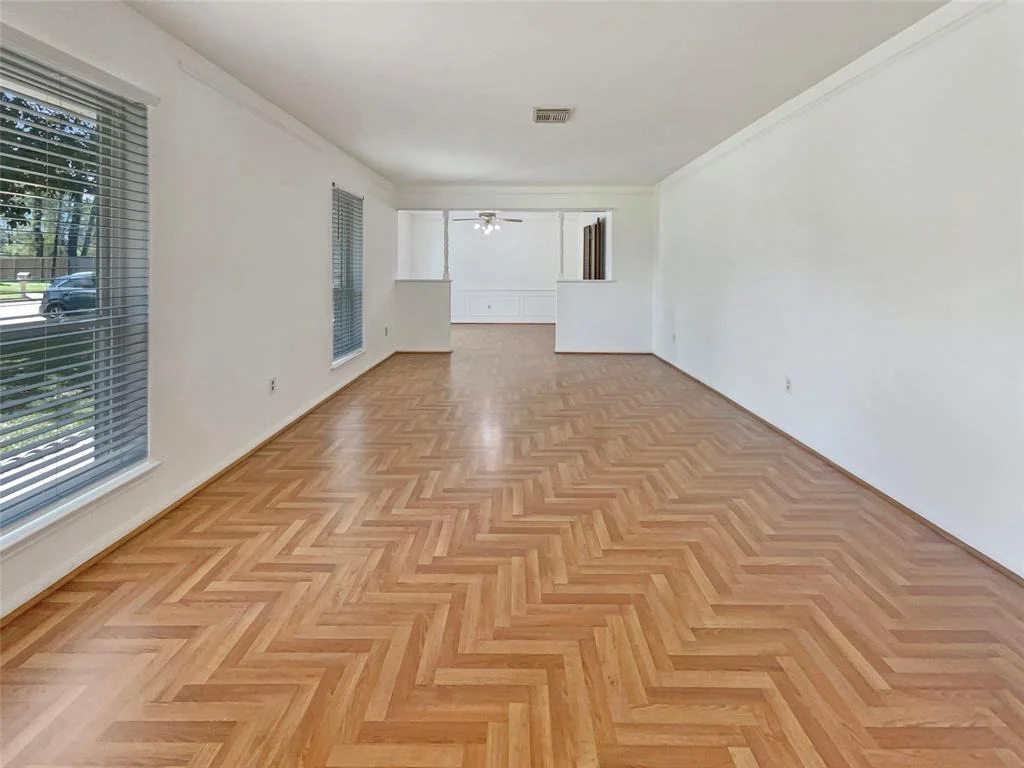 Photo of 907 Kingsbridge Road