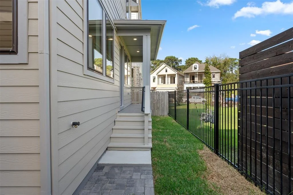 Photo of 406 Forest Reserve Place