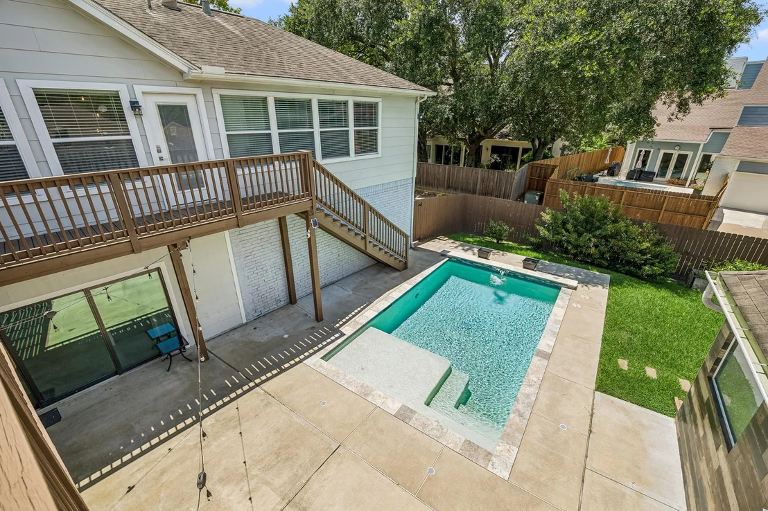 Photo of 922 Crossroads Drive