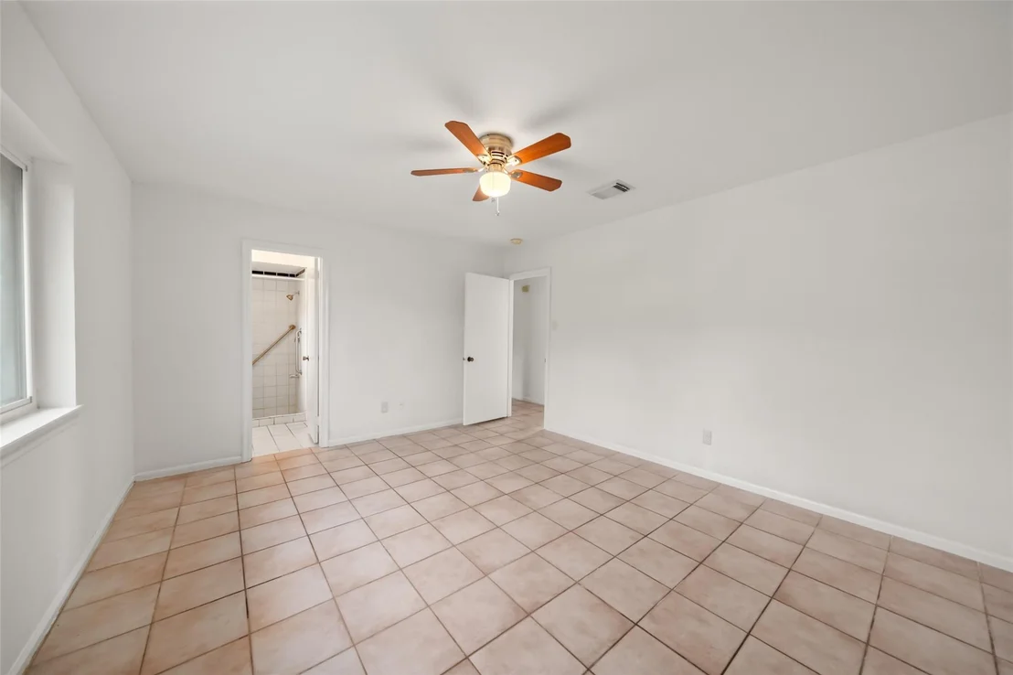 Photo of 307 Bickett Lane