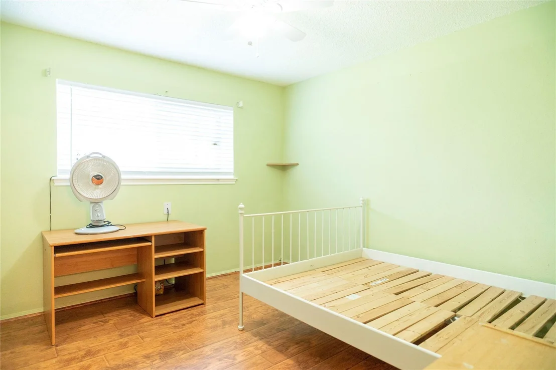 Photo of 8923 Hendon Lane