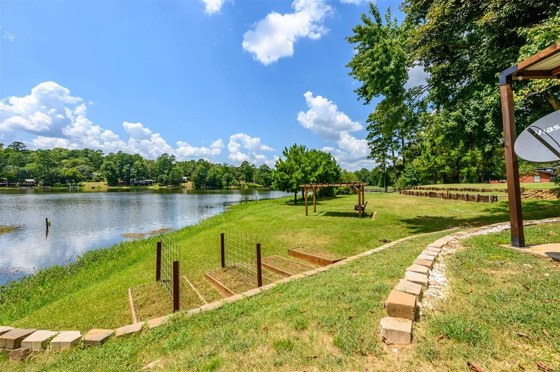 Photo of 240 Private Road 5515