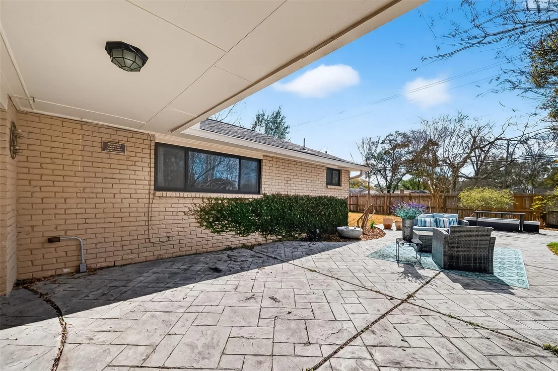Photo of 5907 Beaudry Drive