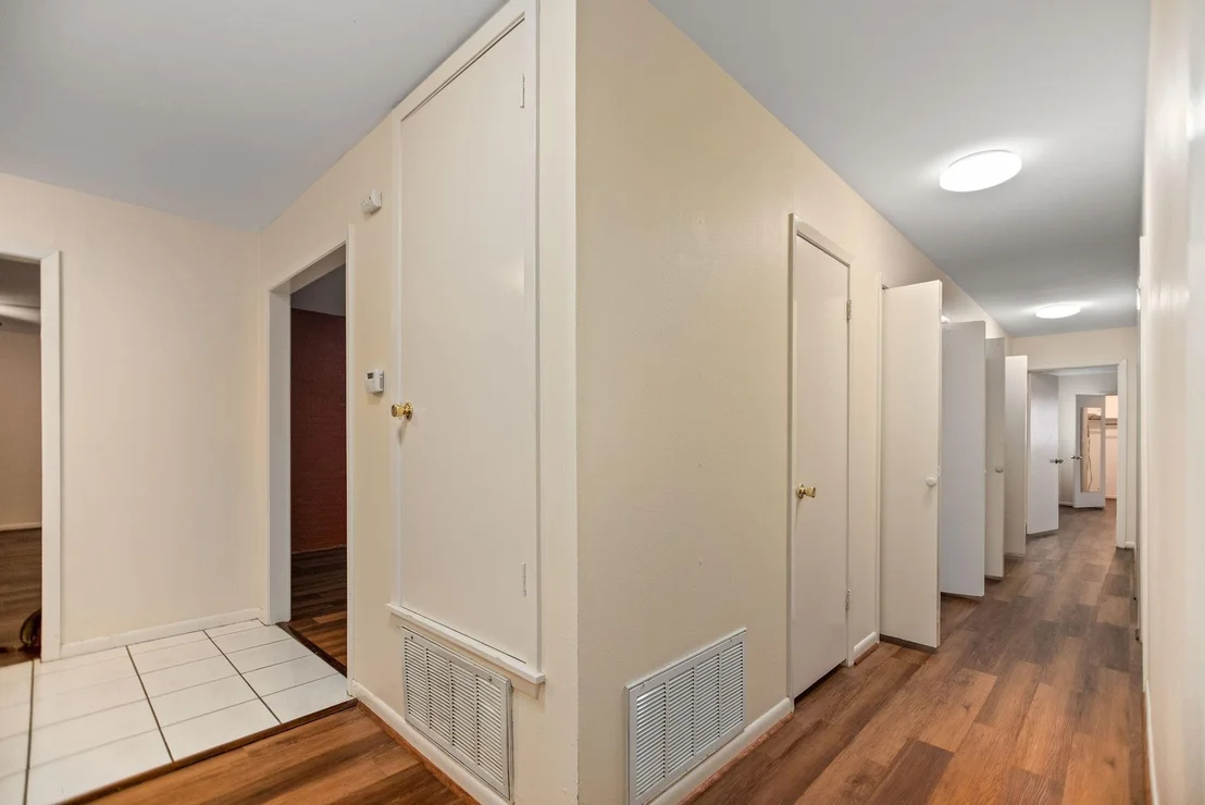 Photo of 1106 Brookhollow Drive